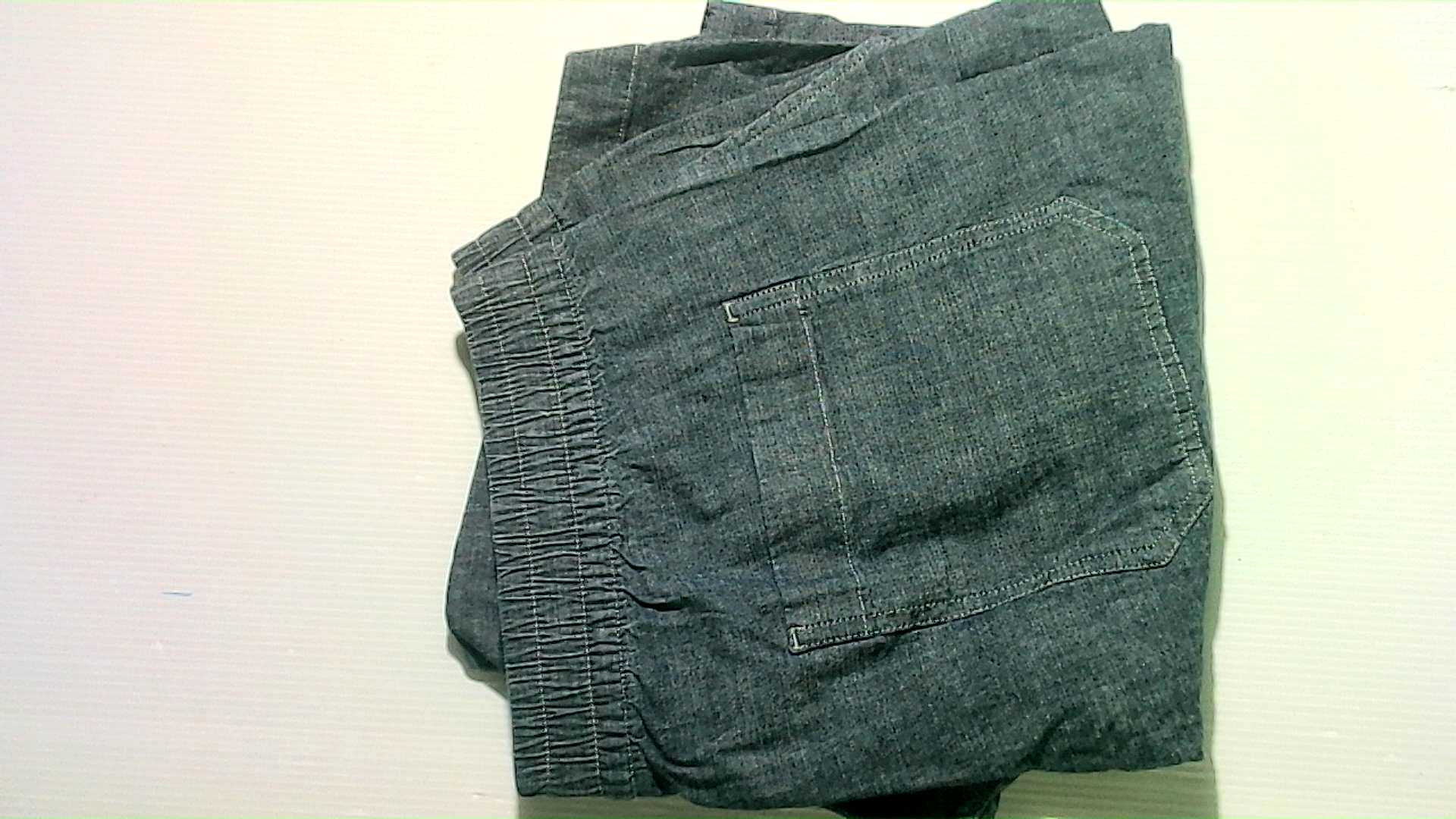Short denim pants