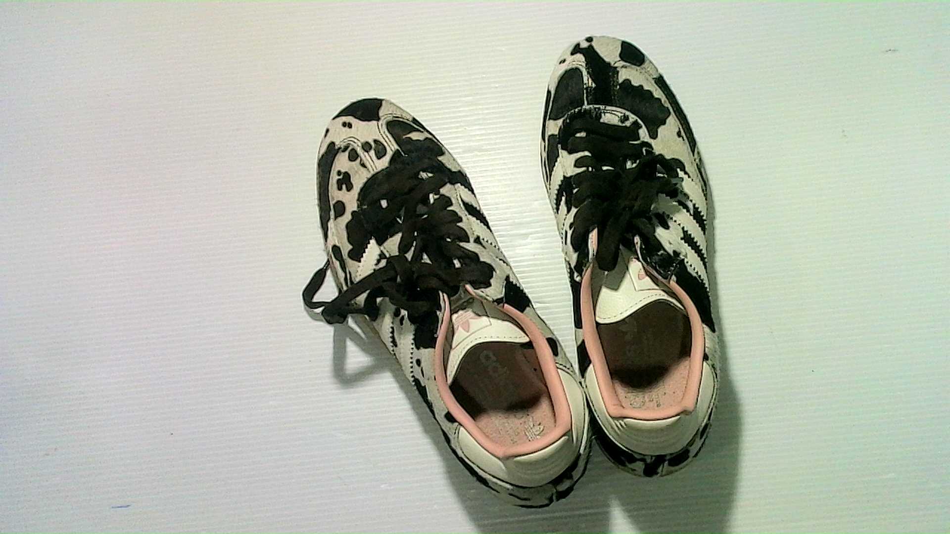 Women's Adidas sneakers